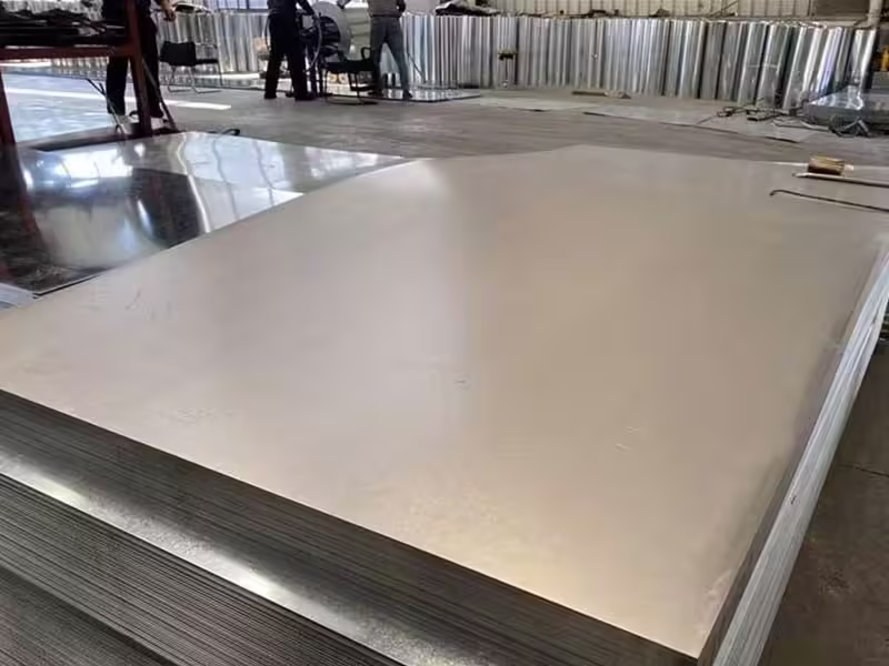 صفائح من المعدن المجلفن